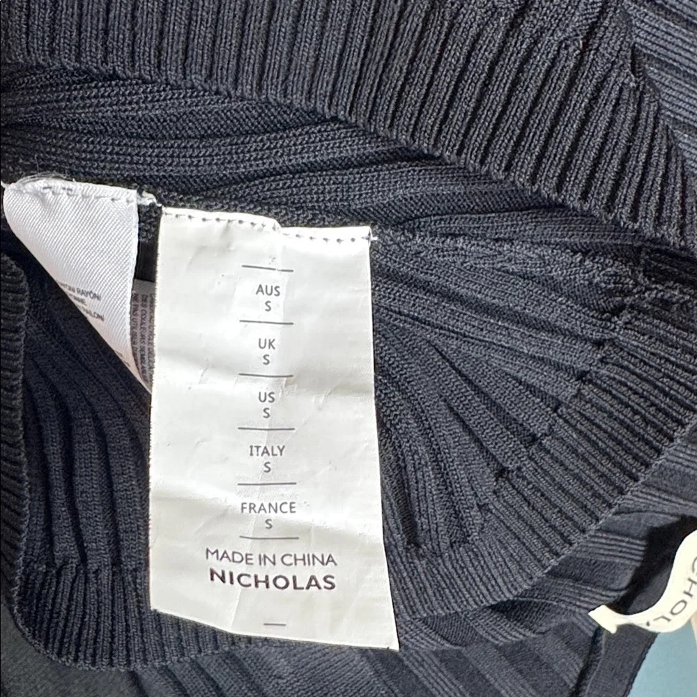 Nicholas Zia Ribbed Henley‎ Sweater Size Small Black V-Neck